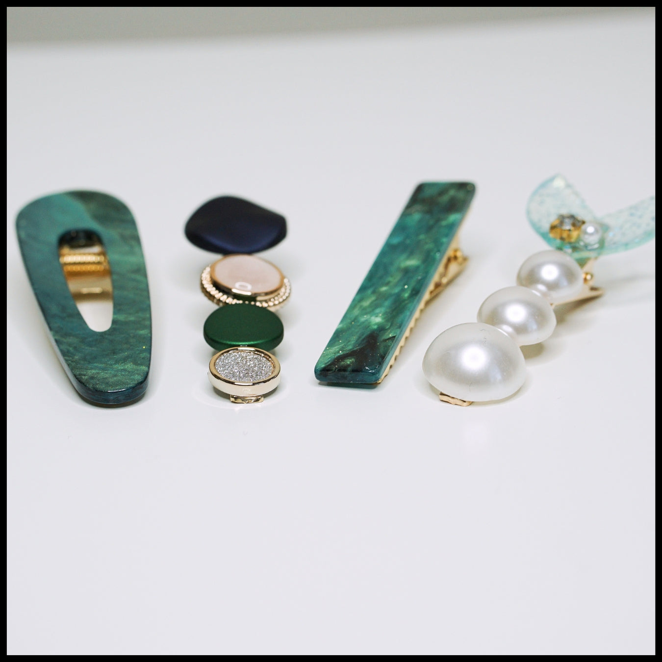 Green & Pearl 4pcs Hair Clips